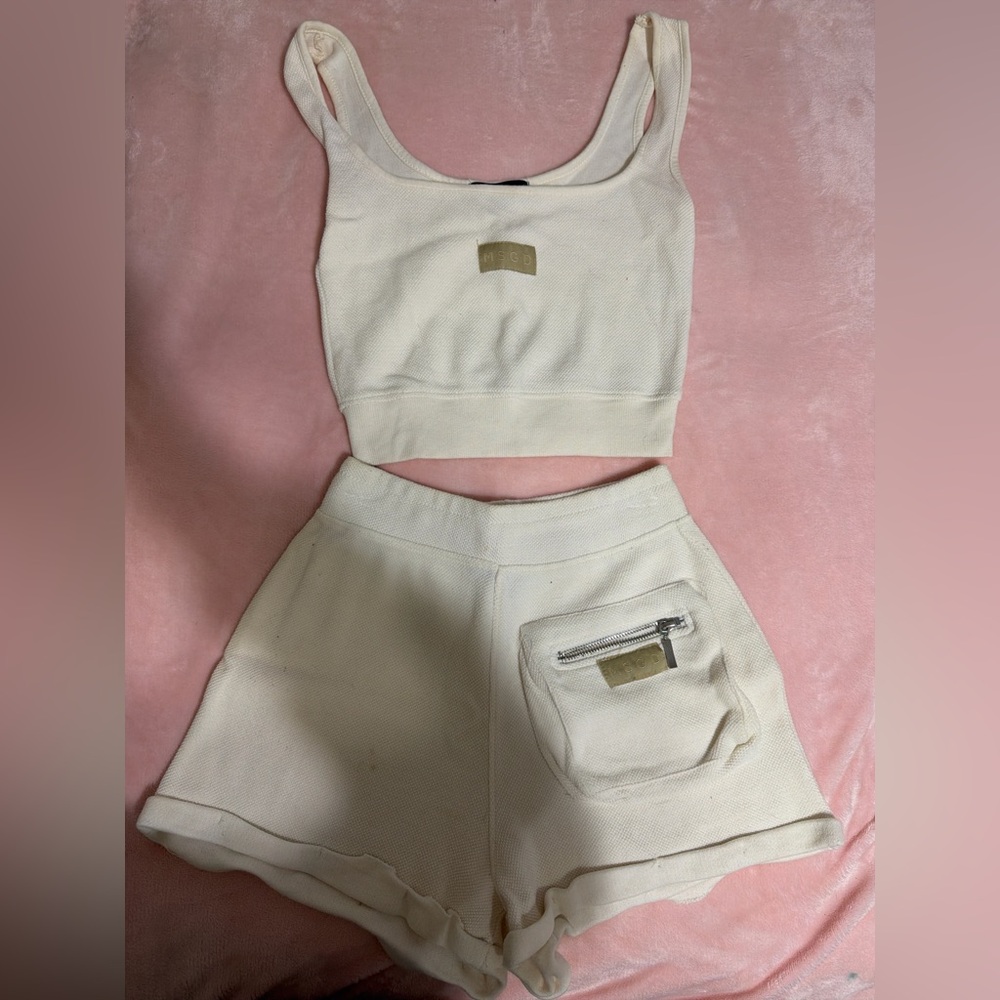 Missguided Cream High Waist Shorts with Zipper Pocket